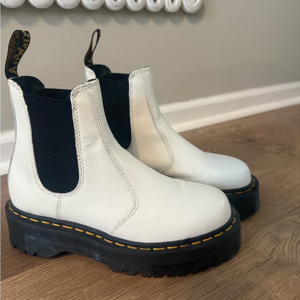 Dr. Martens Women's 2976 Quad Smooth Leather Platform Chelsea Boot
